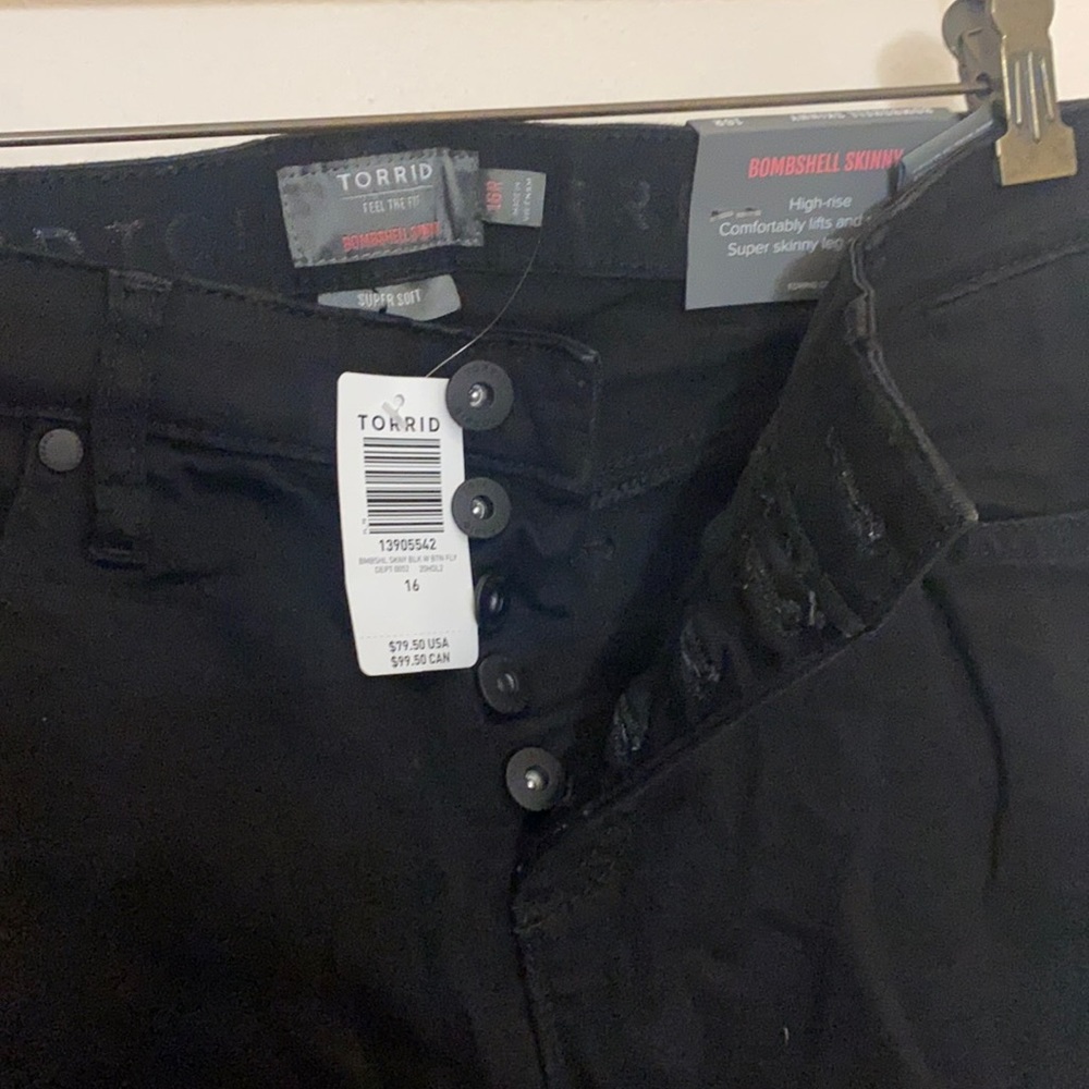 Torrid Bombshell Skinny 16